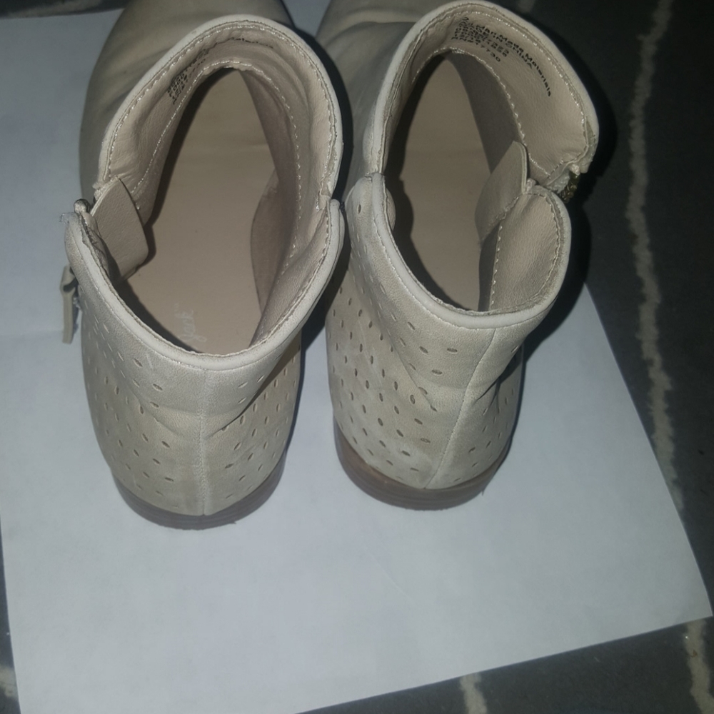 Shoes - Picture 2 of 2